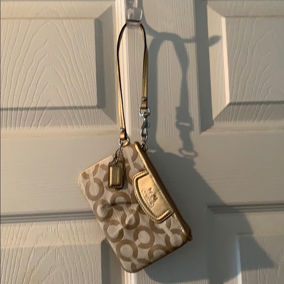 Coach Handbags - Coach wristlet Coach Handbags - Coach wristlet